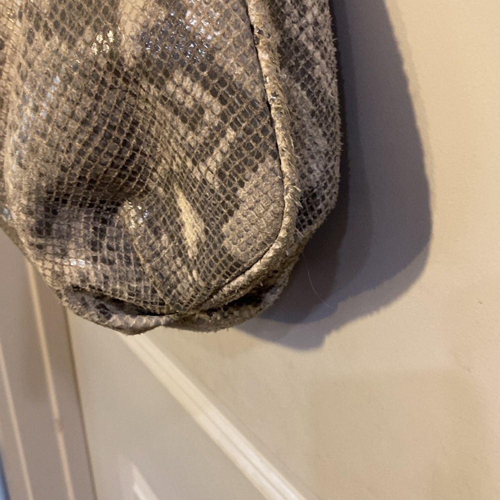 G.I.L.I. HOBO TOTE BLUSH-COLORED OSTRICH EMBOSSED LEATHER CONVERTIBLE LARGE NEW - Picture 4 of 11